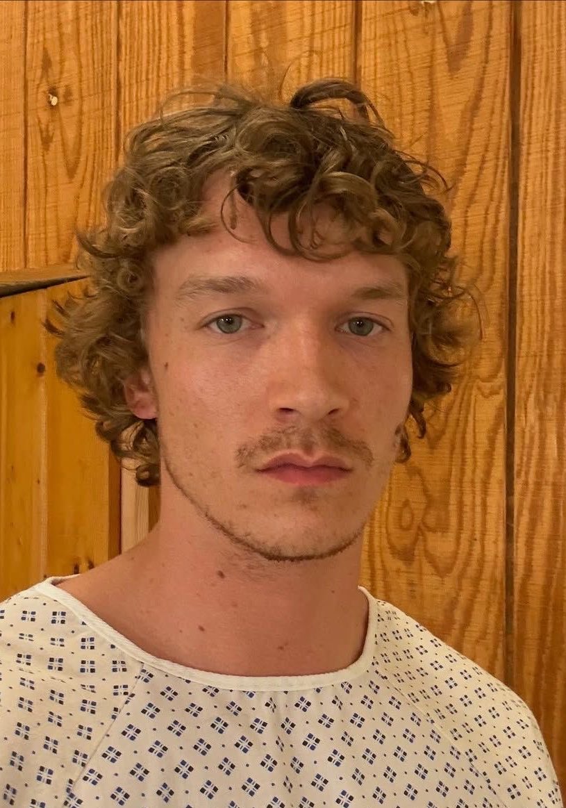 livshollanov's tweet photo. miss his selfies like a facebook dad so much :( https://t.co/C4RePlyubB