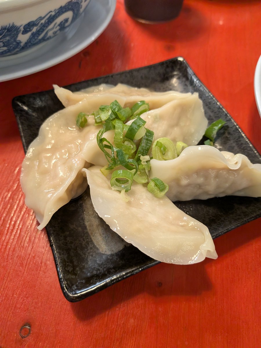 shebon00's tweet photo. 姫路の元長屋、餃子や唐揚げ、��ャーハンなどメニューが豊富。 https://t.co/KmDX9xGQZK