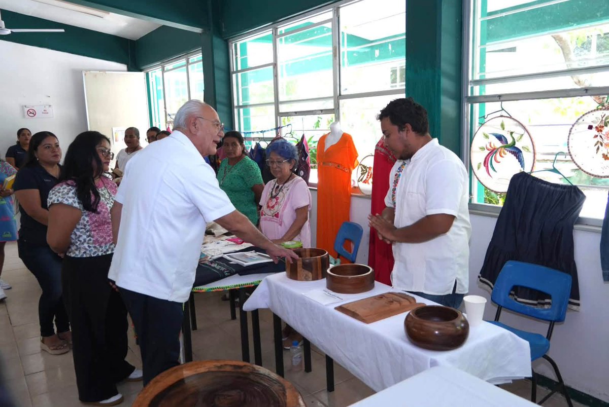 DGCFT_oficial's tweet photo. SAN PEDRO POCHUTLA, #OAXACA. — En el @ICAPET_GobOax , recibimos al Dr. Héctor Leoncio Martínez Castuera, coordinador general de los #ICAT de la #DGCFT, para identificar áreas de oportunidad que contribuyan a su fortalecimiento... leer en...
https://t.co/dF4Wf5MqwI https://t.co/hwF7s5ZoJ8