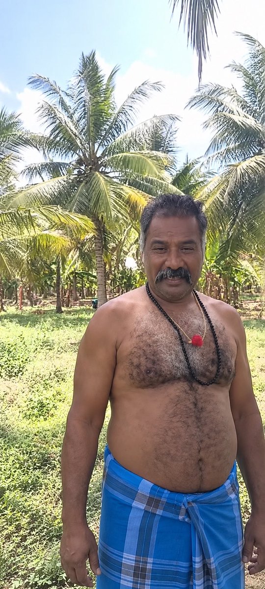 rasigan128620's tweet photo. Uncle kuda oru kuliyal ah pottachu https://t.co/I8rVVoB5F9