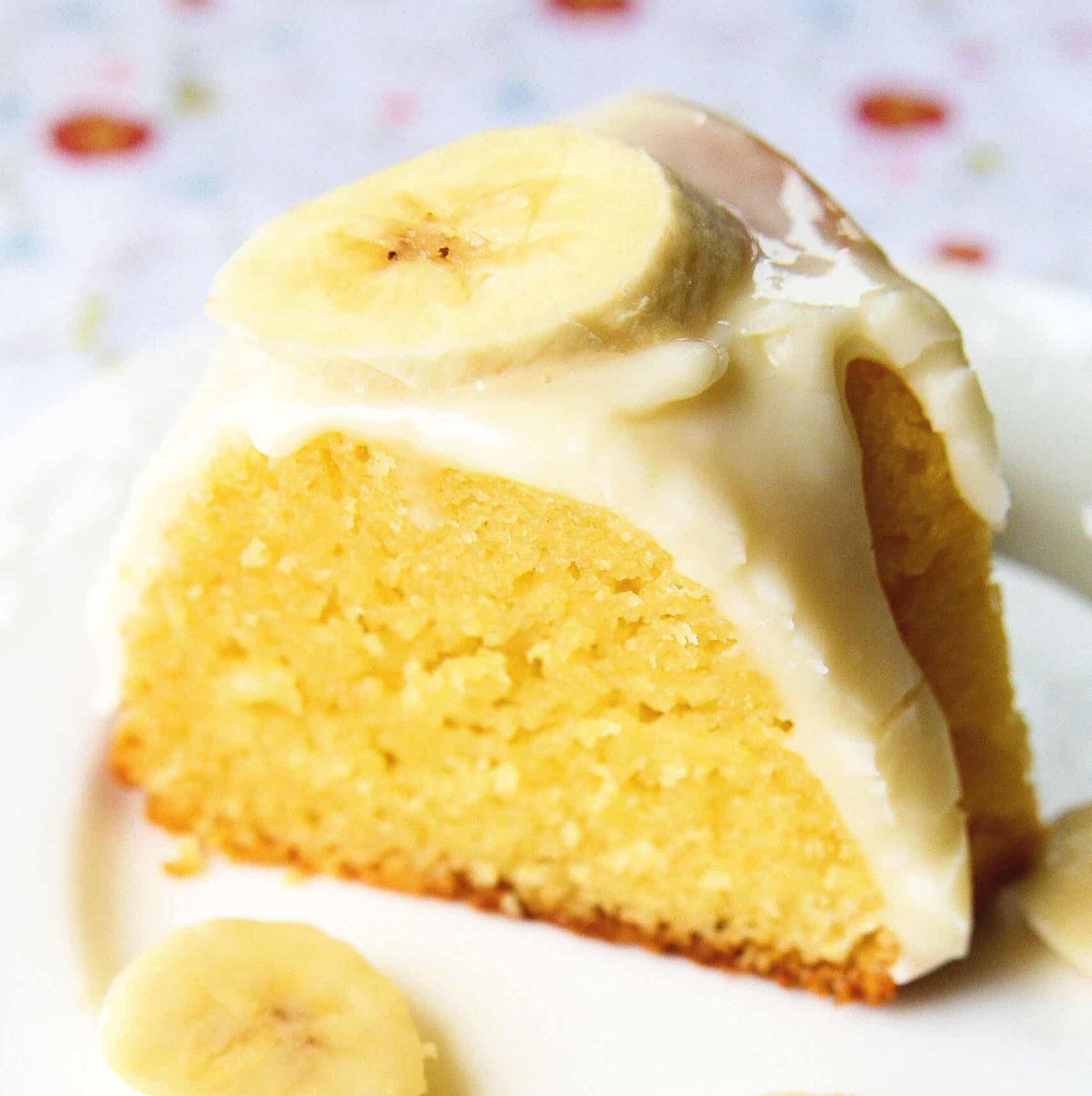 hudsonascake's tweet photo. Hudson as banana pudding bundt cake with cream cheese glaze https://t.co/2mAUg27Kgr