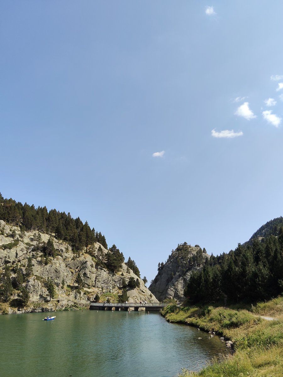 RVEDIPRESS's tweet photo. El turismo conecta destinos, culturas y personas. Y comunicarlo es nuestra forma de recorrer el mundo. Desde #RVEDIPRESS llevamos más de dos décadas contando sus historias y acompañando al sector y así seguiremos haciéndolo.
Hoy celebramos el #DíaMundialDelTurismo 🧳 https://t.co/SqQeKkkVw0
