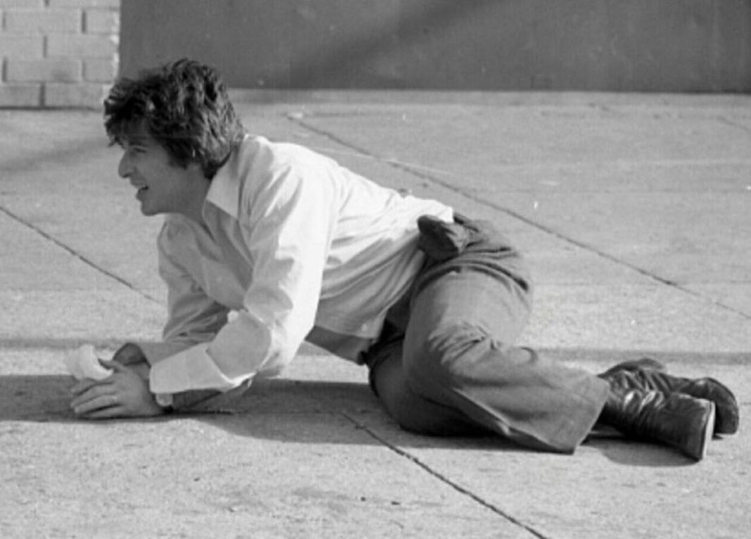 bestofpacino's tweet photo. Al Pacino on the set of Dog Day Afternoon, 1975. https://t.co/nVdgXvtckk
