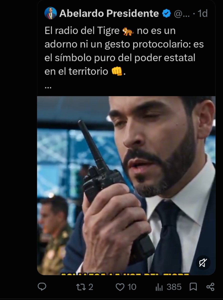 JANDR3S__'s tweet photo. Tan frágil es Abelardo que, apenas @DCoronell se burló de él por andar para todo lado con walkie-talkie, inmediatamente sacó un video con IA sobre su walkie-talkie

🔸 «Es como la Barbie azafata, que traía su maletica. Este, cuando se viste de guerrero, va con walkie-talkie». https://t.co/oAQ5xRlscX
