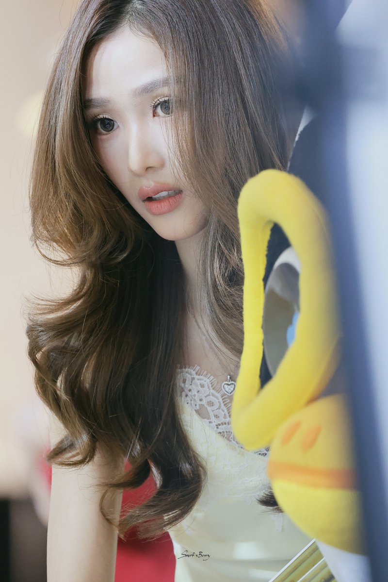 SmurfxBunny's tweet photo. น้องฟิล์มตาเป็นประกายเลยอะ เหมือนหลุดออกมาจากนางเอกนิยาย เรียบร้อย น่ารัก ตาแป๋ว🥰❤️‍🩹

FILMLUNAR AT GARNIER LAB 

#GarnierClinicalLabxFilmLunar 
#filmracha https://t.co/A3agRUUG16