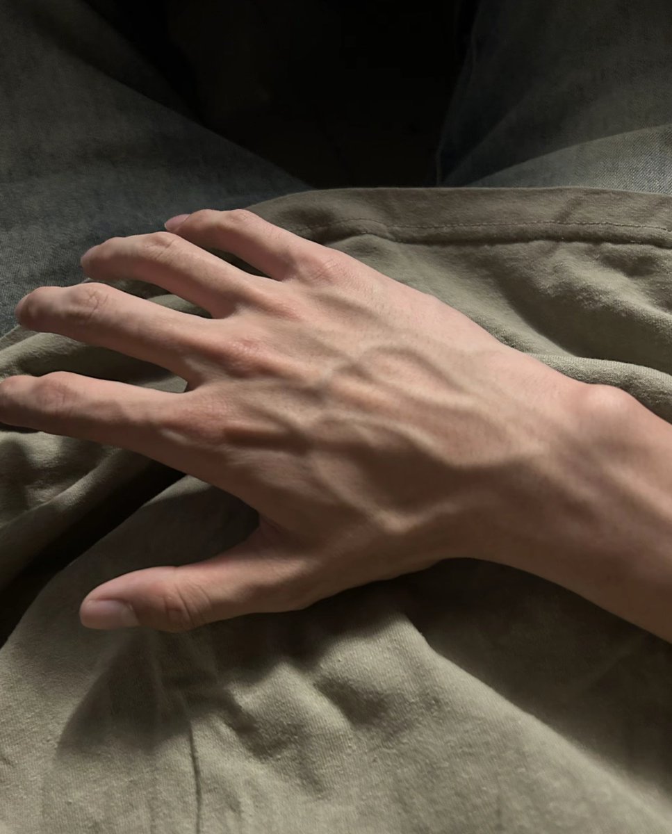 loss923014's tweet photo. 想被爸爸掐着脖子搂在怀里吗～说话啊 小狗！ https://t.co/tfFZgxrcPa