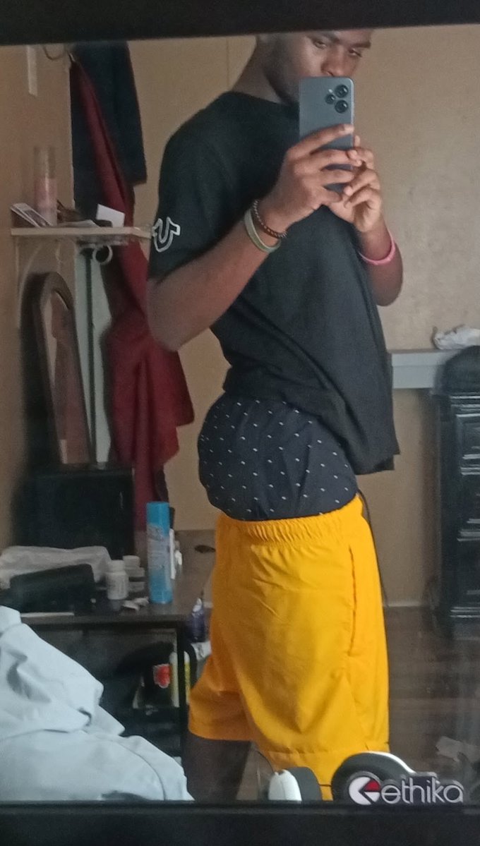 Jaylonuo's tweet photo. This ass ain’t jelly cause jam don’t shake😂😂😜 https://t.co/O3iyR3GUKH
