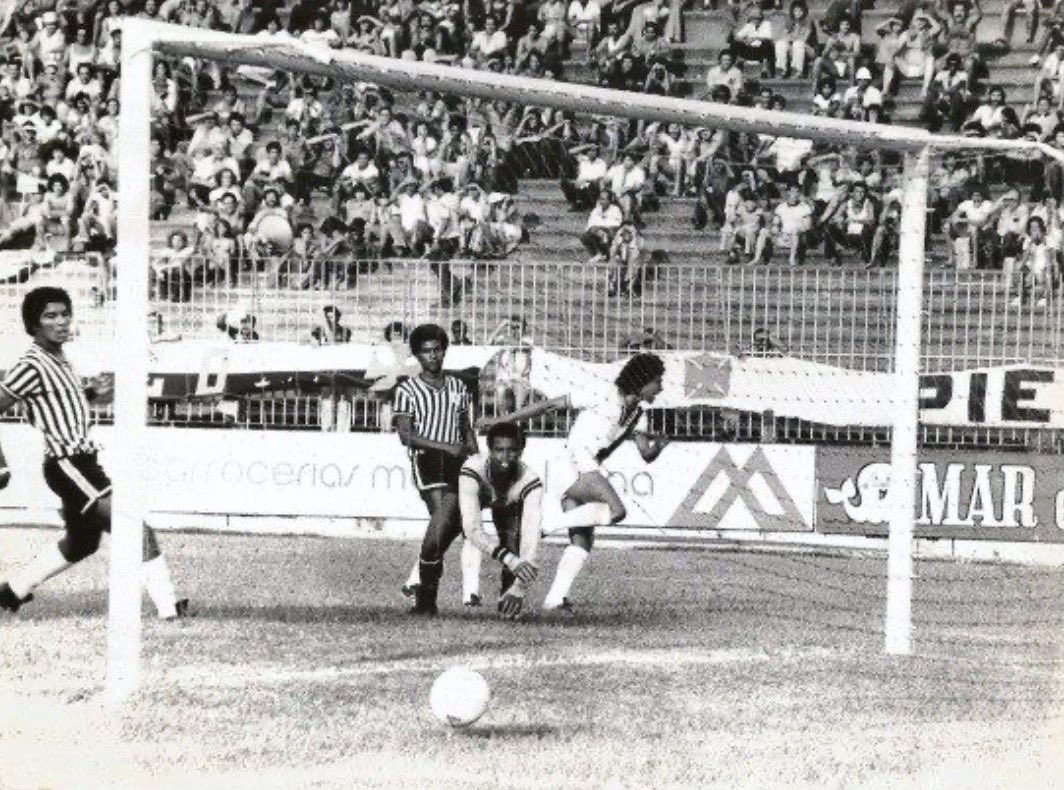 crvghistorico's tweet photo. TORCIDA PIE VASCO

Torcida do bairro de Piedade da Cidade do Rio de Janeiro, fundada em 1975, teve como chefe Jorge Trindade Gil e os diretores Geraldo Bernardes de Mello Filho e Wagner da S. Santos. https://t.co/ddCRHq89VK