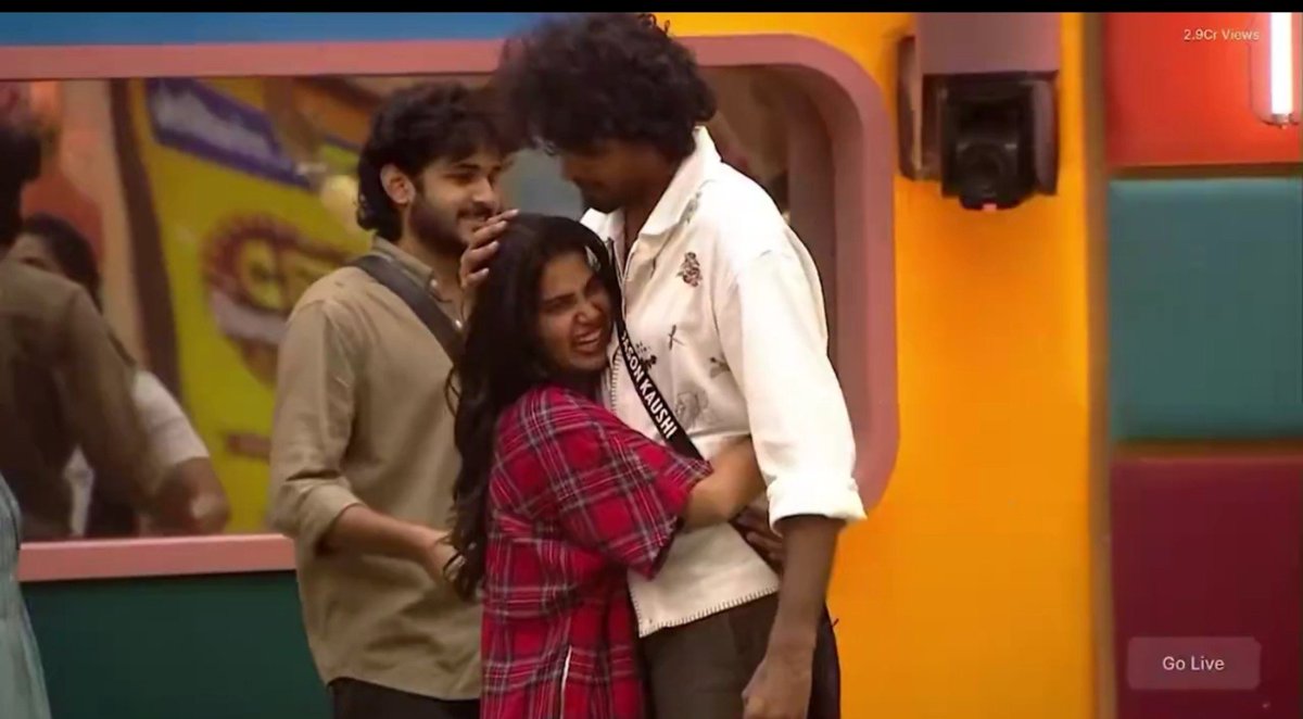 Tokyoo_cool's tweet photo. "Pazhaya Ethirigal 
Un Rasiga Padaiyiley" 🏃‍♀️

#Shathiga 😘🤌♥️🥳🔥
#biggbosstamil10 https://t.co/Wax6IaJWIm