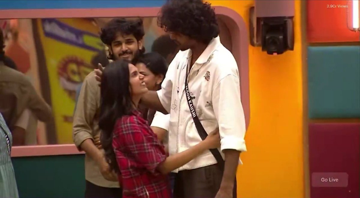 Tokyoo_cool's tweet photo. "Pazhaya Ethirigal 
Un Rasiga Padaiyiley" 🏃‍♀️

#Shathiga 😘🤌♥️🥳🔥
#biggbosstamil10 https://t.co/Wax6IaJWIm