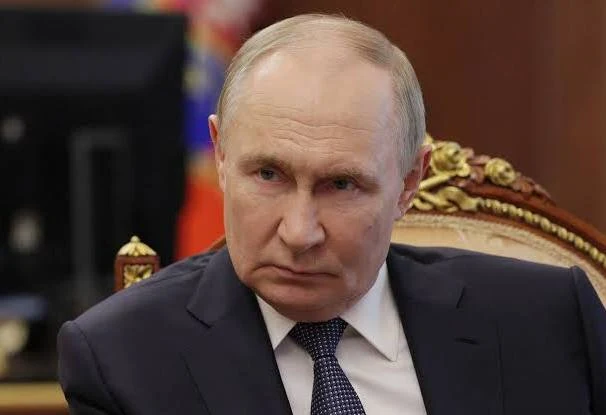 DutinEric15494's tweet photo. Si la troisième guerre mondiale éclate, les historiens du futur se demanderont pourquoi le peuple russe s'est suicidé pour cette créature vile et pathétique . 
Ils ne comprendront pas https://t.co/yjsWuMKvo2