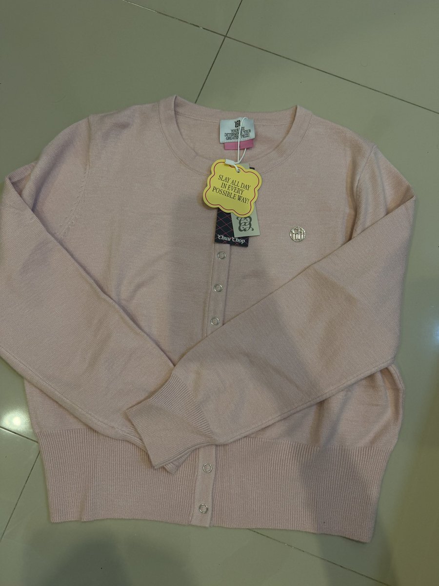 snnii3's tweet photo. ส่งต่อเสื้อคาร์ดิแกน
✨ chuuchop รุ่น Ronnie สีครีม (ตำหนิรอยด่าง)
📍ราคา 180 บาท
✨ chuuchop รุ่น Gummy สีชมพู Size S (มือ1)
📍ราคา 320 บาท
✨  beming bkk สีดำ Size M
📍ราคา 180 บาท
ค่าส่งเหมาๆ 40 บาทงับ
สนใจเดมมาเลย

#ส่งต่อเสื้อผ้ามือสอง #ส่งต่อchuuchop
#ส่งต่อbeming https://t.co/SauvnzBxEq