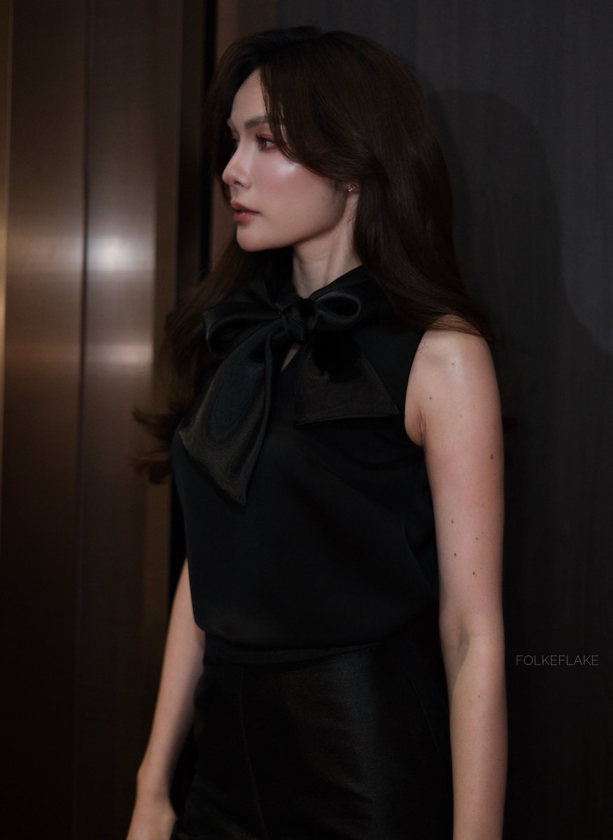 Charmooxk's tweet photo. ฉันจะหย่าาาาา !!!!!! 

#EFW26PressConXCharlotte https://t.co/3a0zOpnog5