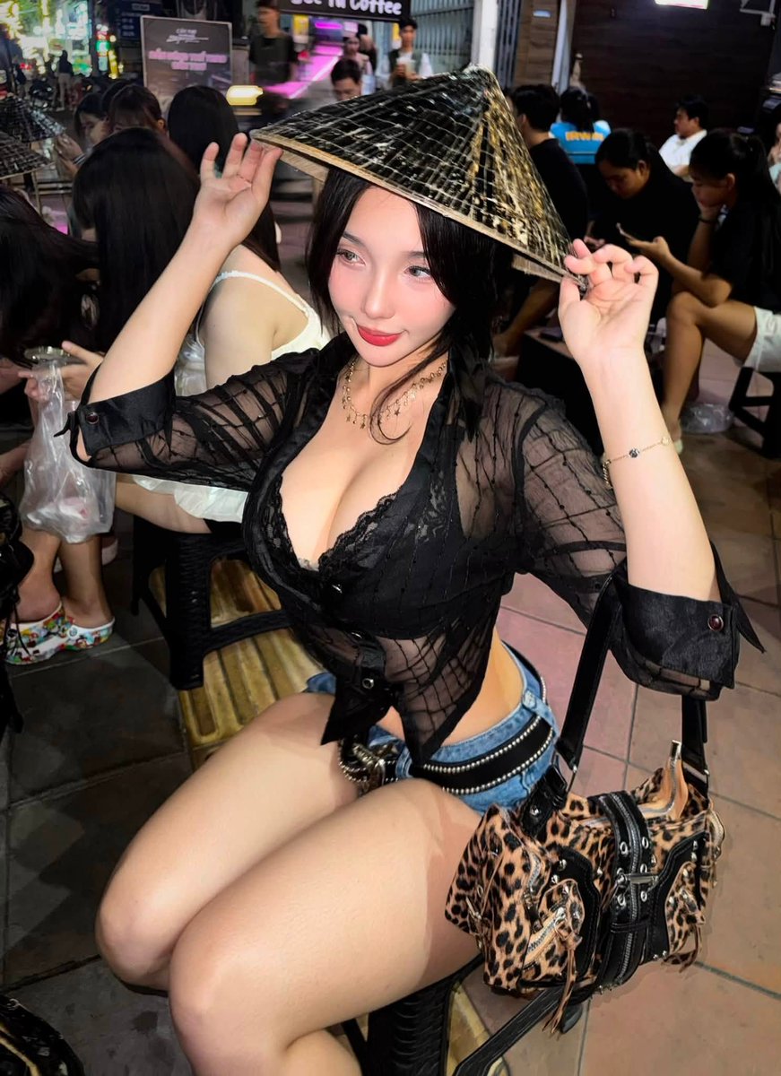 seto175's tweet photo. Bồn chứa tiktok Gia Khang nghiện cặc không thể 1 ngày thiếu hơi cặc. Con đĩ nguyện làm cái bồn chứa tinh trùng dơ bẩn, nơi để anh em thỏa mãn tình dục, nó banh cái lồn nát đầy tinh trùng ra cầu xin mọi người đụ hỏng lồn đĩ. https://t.co/LUkBDZVP2j