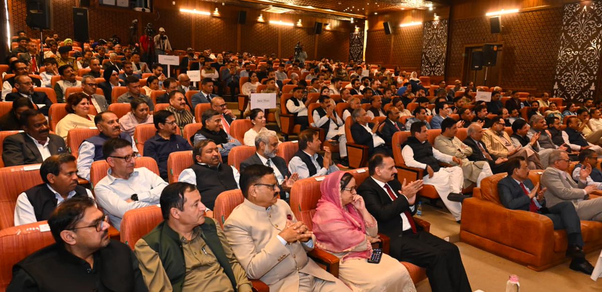 manojsinha_'s tweet photo. Addressed the Valedictory Session of National Seminar on 'Millets for One Health'. Over the past two days, I witnessed a remarkable dialogue on millets in Jammu and Srinagar. Farmers, scientists, chefs, doctors, students & policymakers came together to reimagine a sustainable food system.
Millets are climate-smart, nutrition-rich & farmer-friendly. Tonight’s millet dinner was a celebration of taste, health & tradition. I believe Jammu Kashmir can lead the way in making millets a people’s movement and strengthen farmers, empower women & youth entrepreneurs and ensuring healthier lives for all.