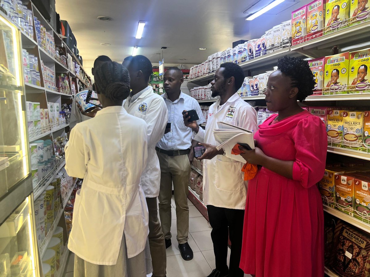 fehsu256's tweet photo. Food Safety; Supermarket Inspection.
76% of manufacturing facilities inspected by UNBS met national standards in FY2025/26, but 880+ tonnes of unsafe/expired goods (worth UGX 3bn) still made it onto shelves (UNBS, 2026).
Check the label before you buy.
#FEHSUNWS2026
#OneHealth https://t.co/qzXLn60uO8