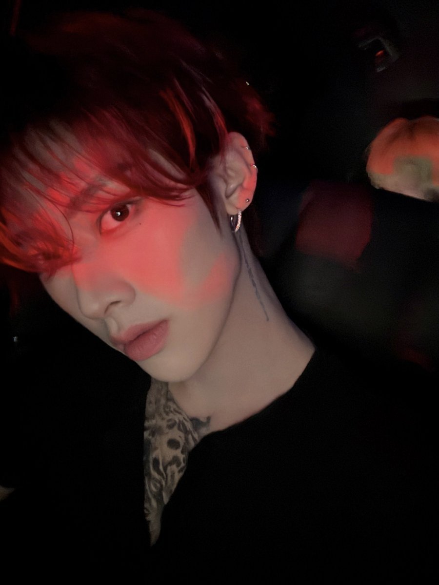 messymefml's tweet photo. Ricky, this isnt only extra red, but extra spicy😍 https://t.co/WXlq51Z4MO