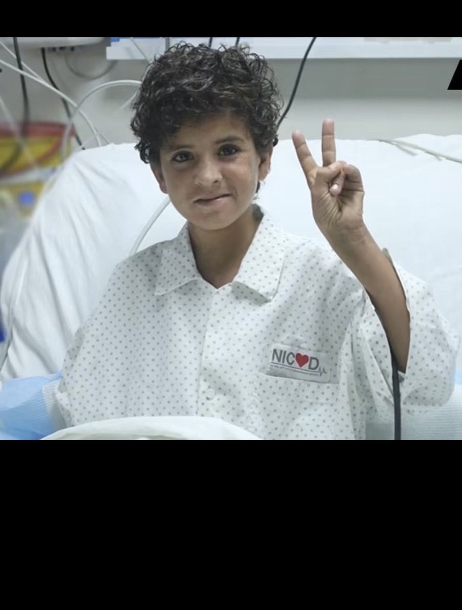 Aamina_KZ's tweet photo. Remarkable achievement By NICVD Karachi Under PPP,s Sindh Govt❤️
For the first time in history, doctors have successfully removed bullet from a beating heart.
A 12-year-old boy from Balochistan, who was fighting for his life, has been saved and discharged after a complex surgery. https://t.co/DWygl1mGJQ