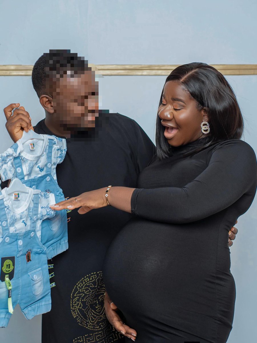 Labcoaatgirl's tweet photo. I honestly don’t even know what to say💔 My friend’s wife is really dead &amp; I’m still struggling to process this. It was really sad watching her pregnancy pictures being compared with Temi Otedola’s here &amp; now she’s gone. This one has really shaken me, Life truly gives no grace 💔 https://t.co/WrqHIVcvTa