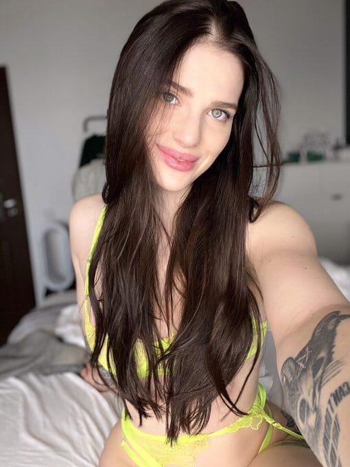 Rubyrose2050's tweet photo. Having a beautiful time in my room, who wants to see more must follow my accounts and click🔞👇
https://t.co/lwWIcVCtQG https://t.co/Ybc4tes6CE