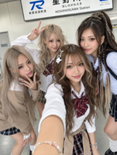 CarrieheaH40570's tweet photo. https://t.co/HKUD3oIeK3
https://t.co/Gfg0zj7T2r https://t.co/0sHHFJneBX