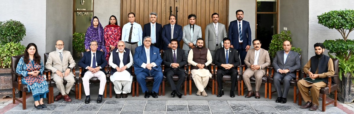 hecpkofficial's tweet photo. The Higher Education Commission (HEC), Pakistan and the Election Commission of Pakistan (ECP) have signed a Memorandum of Understanding (MoU) to integrate Electoral Education into university curricula and promote voter awareness among youth nationwide. https://t.co/loXniG1H4B