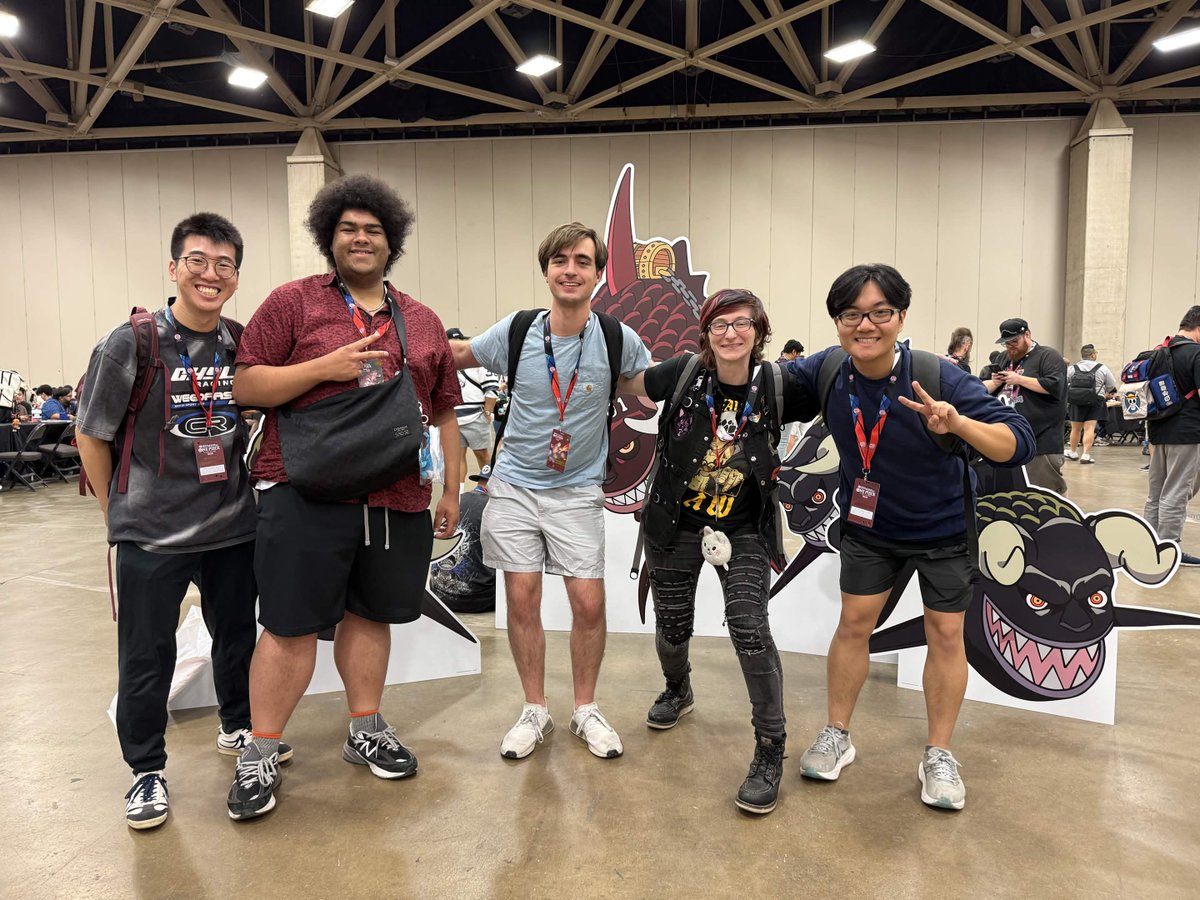 Prussia_J's tweet photo. This weekend meant a lot to me. I got to see my old friends from Cali and hang out with my new friends from Chicago. Blessed to have so many good people around me

Also got to meet the best player in the world @railz0 and got a photo!

Shoutout to all my opponents as well! GGS! https://t.co/WaOyOURudU