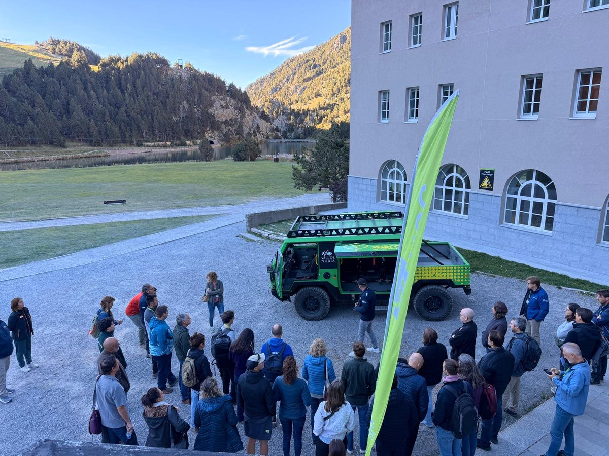 FGCcorporatiu's tweet photo. 📸 #ValldeNúria ha acollit durant dos dies les jornades tècniques del projecte europeu #LIFE #Pyrenees4Clima, format per 46 socis d’Espanya, França i Andorra que treballen conjuntament per adaptar els #Pirineus als efectes del #canviclimàtic https://t.co/u0zngGsKv4