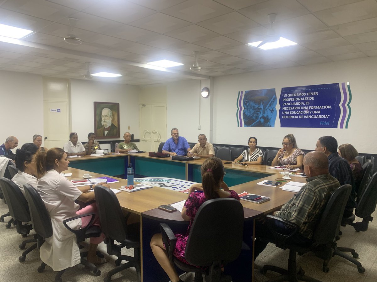 UCM_Cmw's tweet photo. Cumpliendo con el plan de trabajo de la #UCMCamagüey se realiza la reunión de trabajo de rectoría, donde se chequean las actividades de la semana y el trabajo en las redes sociales https://t.co/P4tS0SBsh0