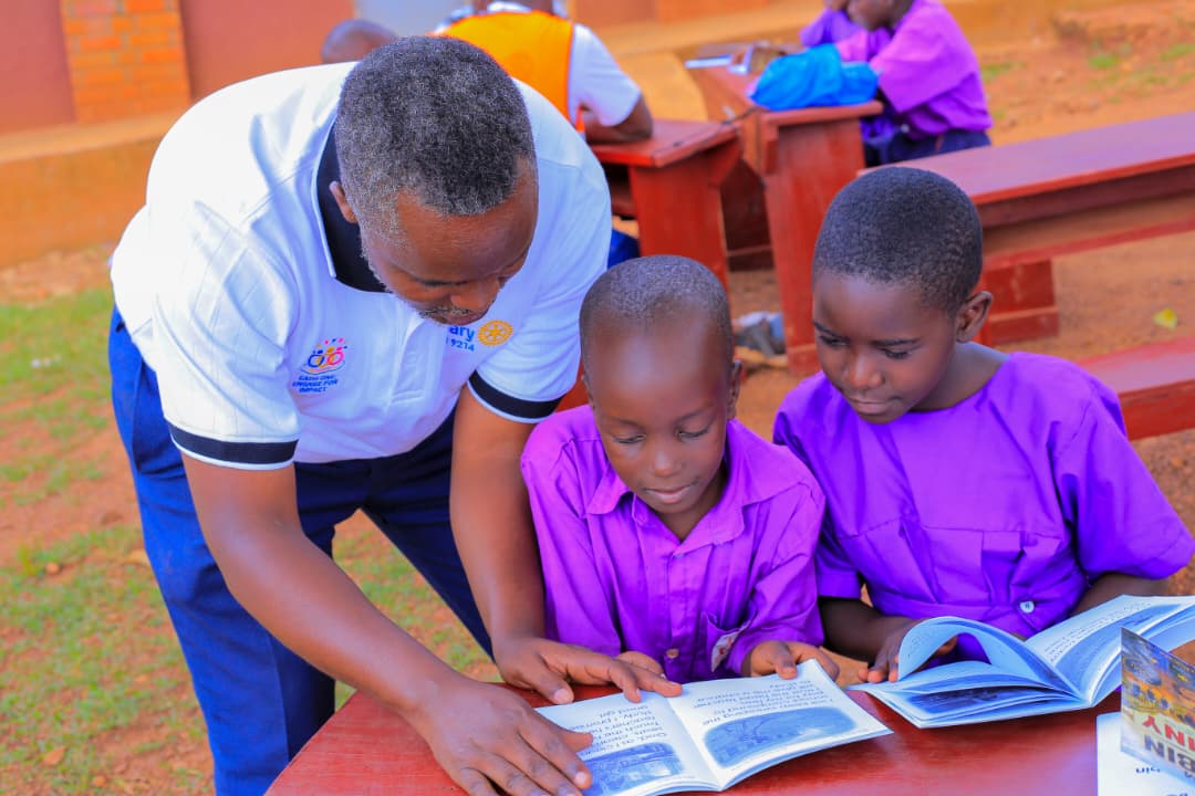 RCKatende's tweet photo. Our BEL Project at Ssekkaza PS was a day filled with learning, reading, career guidance and joyful with the learners. @RCKatende — transforming lives through service. 💙💛 @HonMikeSebalu_ @emmanuelmuwanv1
#Rotary #RCKatende #BEL #BasicEducationAndLiteracy #ReadAndRise https://t.co/tbEbCRwj5k