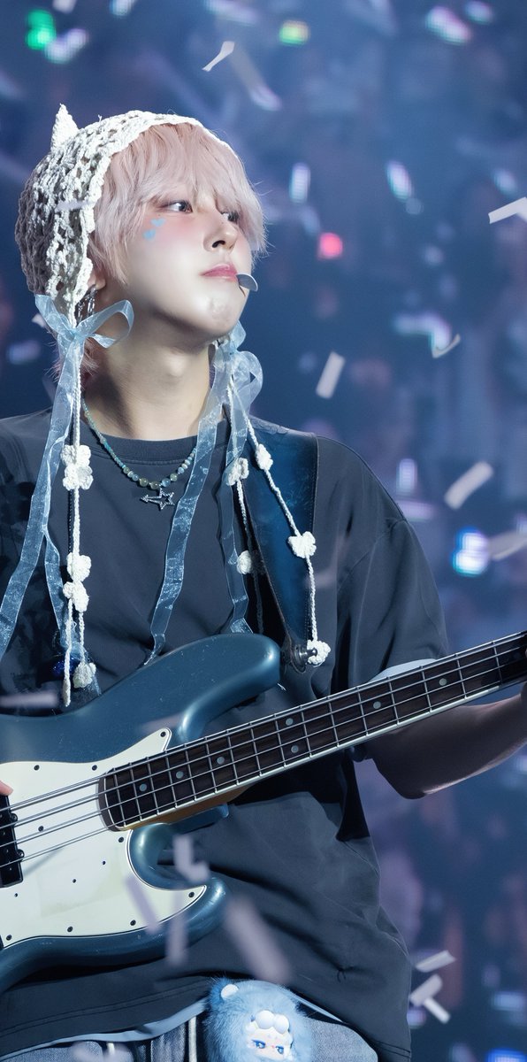 g0ngGiuk_'s tweet photo. 260920 < 'O! NEW E!volution ⅤI’ - DAY2 >

너의 계절은 앞으로도 오래도록 푸르고 눈부실 거야 ❅

#기욱 #GIUK #원위 #ONEWE https://t.co/i3efgH2hXG