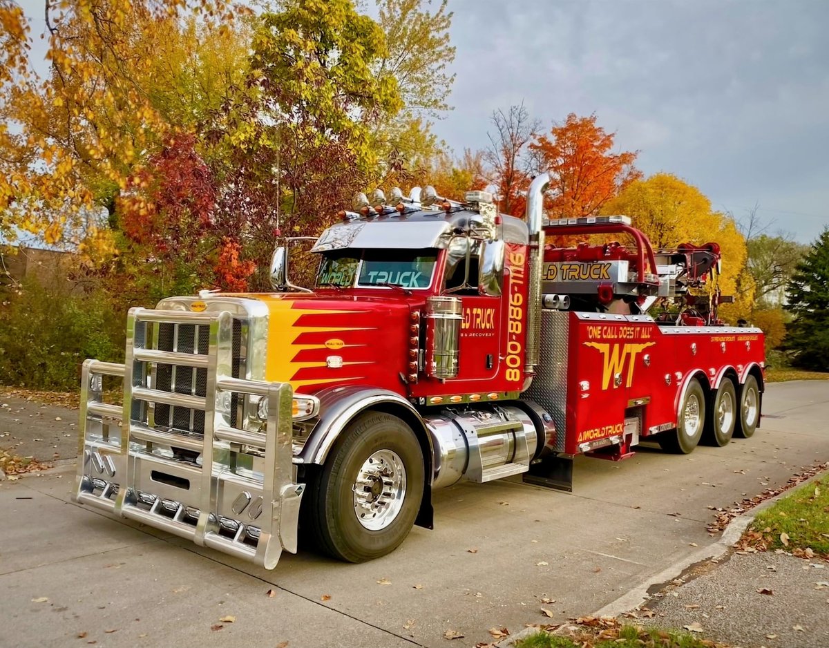 OhioPeterbilt's tweet photo. Happy first day of fall! π The scenery may change, but Peterbilt performance stays the same, season after season. #OhioPeterbilt #FirstDayOfFall #Peterbilt #PeterbiltPride https://t.co/2YstxVrMu1