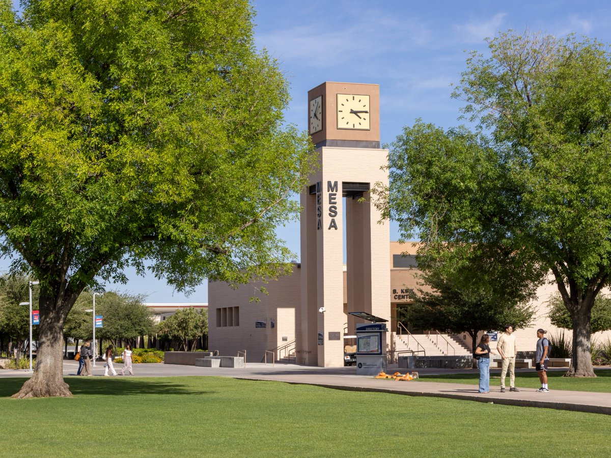 mesacc's tweet photo. Happy first day of fall, Thunderbirds!

Check out all the student-life events and activities at 👉 https://t.co/Ybrtmyfpmg

#MesaCC #CollegeLife #Fall #Thunderbirds https://t.co/0a3vNuRbac