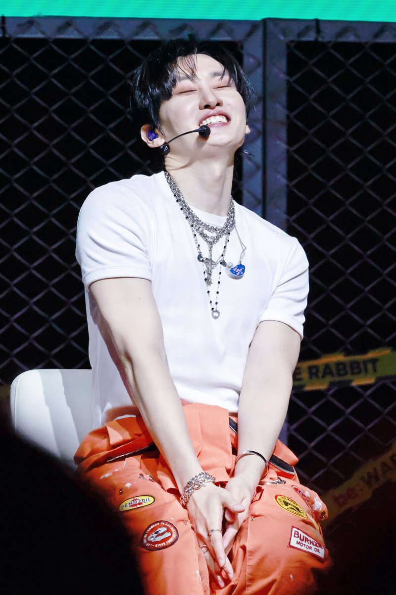 jieunn_ty's tweet photo. 20260919 @AllRiseSilver  :: 2026 EUNHYUK FANCON be: WARE OF THE RABBIT IN HONG KONG🇭🇰💙

애교쟁이ㅠㅠㅠㅠㅠ 과자 다 줄게ㅠㅠㅠㅠㅠ

#슈퍼주니어 #SuperJunior #eunhyuk #은혁 #이혁재 #ウニョク #銀赫 https://t.co/mQJVL1UtfX