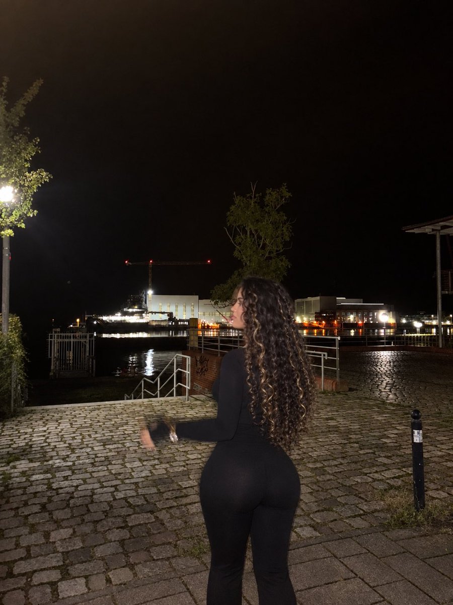 herrinaylaa's tweet photo. Und wirst du Zahlsklave wieder schwach? Sofort in meine Dms und abdrücken für deine Herrin, bitch😛

#findom #herrin #zahlsklave https://t.co/760r2dMQGj