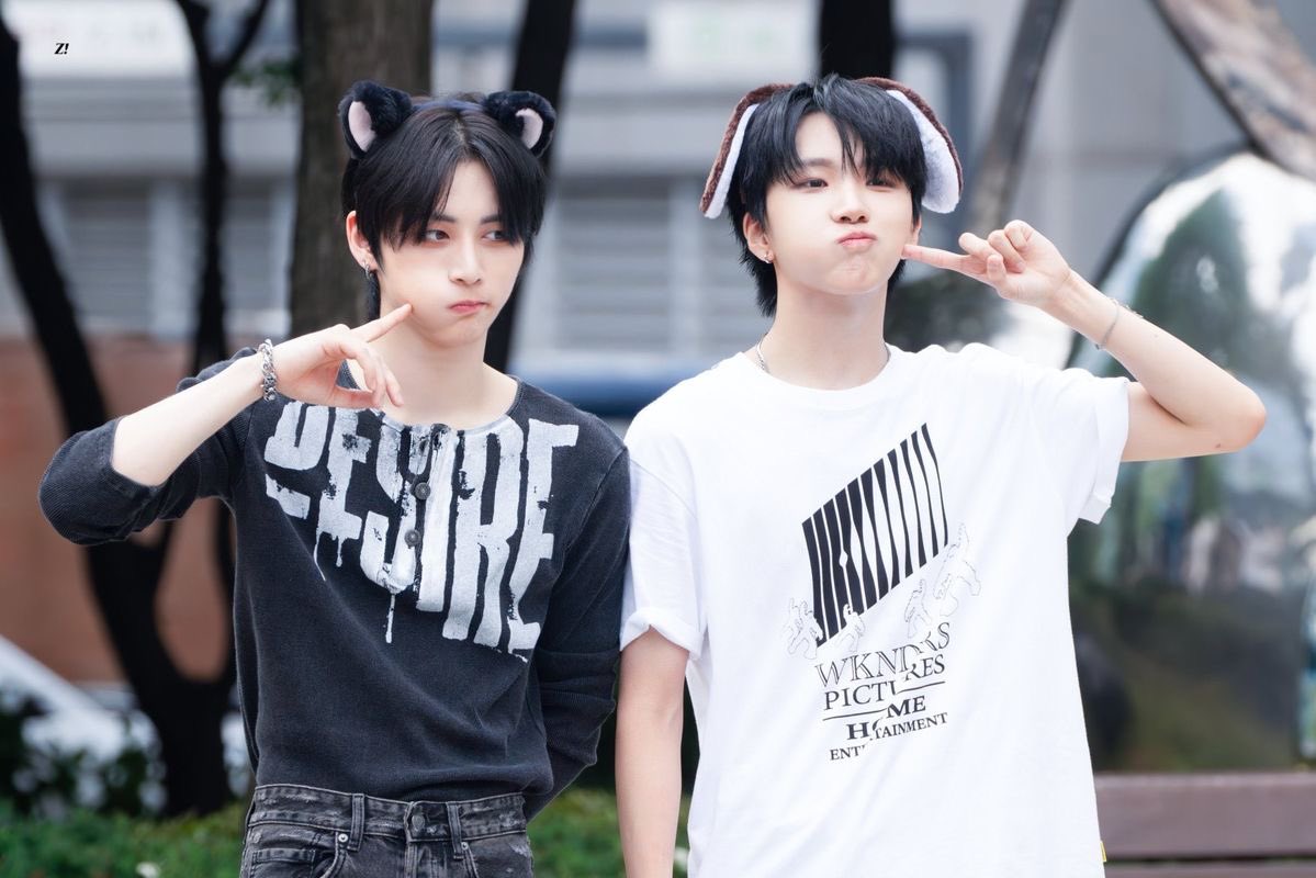 ringzzum's tweet photo. 퇴트 ♡♡

다들 오늘 하루 고생했어요 ㅜ.ㅜ
추석이 내일부터면 좋겟지만....
내일 하루도 힘내시길 !!! https://t.co/HbLYmkEVBk