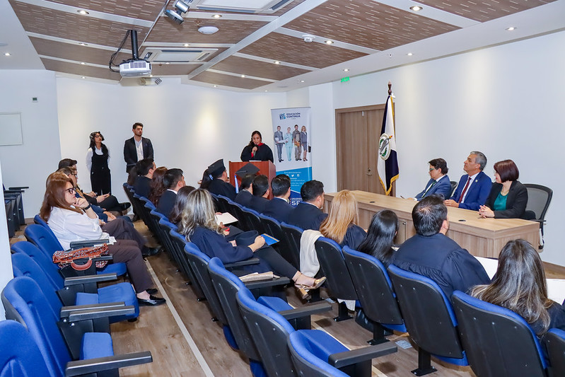 UISEK's tweet photo. La Facultad de Ciencias Sociales y Jurídicas, junto a #EDUCON, celebró la graduación de los estudiantes de Petroecuador EP, quienes culminaron su formación como negociadores expertos en mediación aplicable.

¡Felicitaciones a todos los graduados! 👏

#OrgulloUISEK #Mediación https://t.co/OP7ar0YG4Y