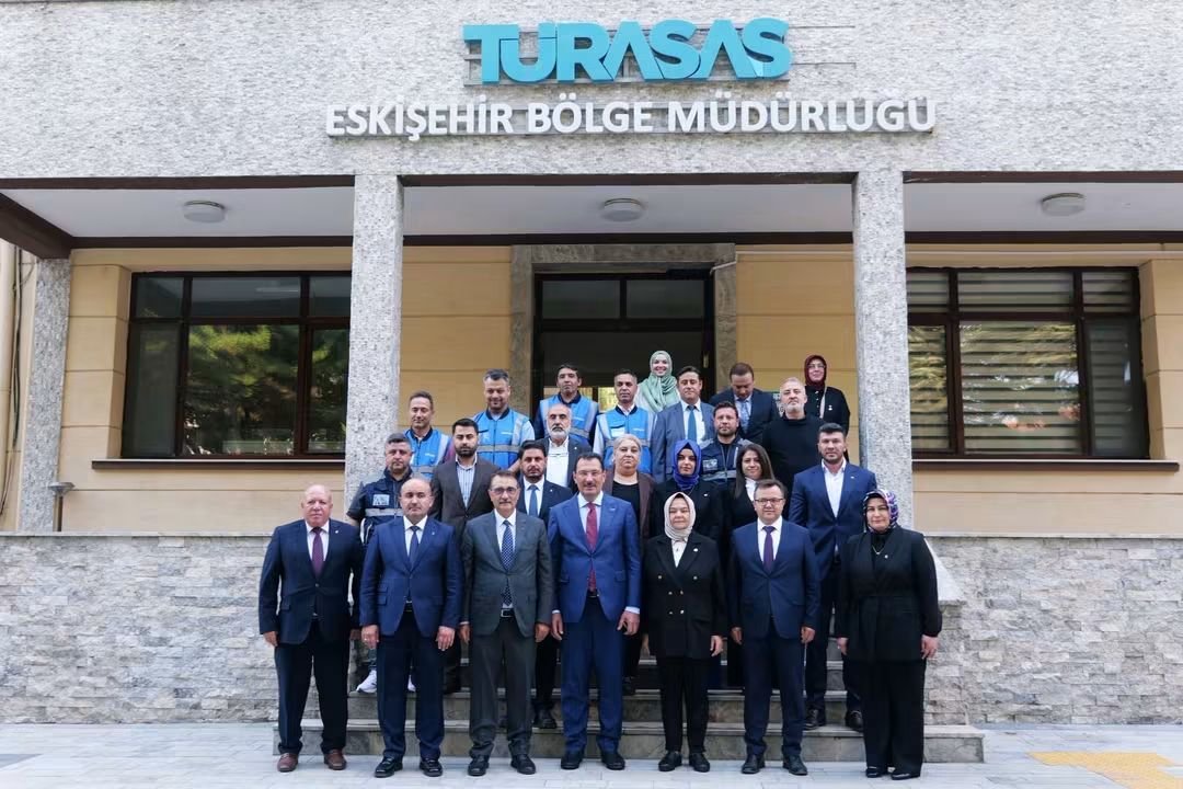 ferihaertorun26's tweet photo. Türkiye Yüzyılı Buluşmaları kapsamında Genel Başkan Yardımcımız Sayın Ali İhsan Yavuz, Milletvekillerimiz Fatih Dönmez ve Prof. Dr. Ayşen Gürcan, İl Başkanımız ve teşkilâtımızla birlikte ziyaretlerimizi sürdürüyoruz.

Şehrimizin değerleriyle buluşuyor, Türkiye Yüzyılı hedeflerimiz doğrultusunda çalışmalarımıza kararlılıkla devam ediyoruz. 🇹🇷

#TürkiyeYüzyılıBuluşmaları