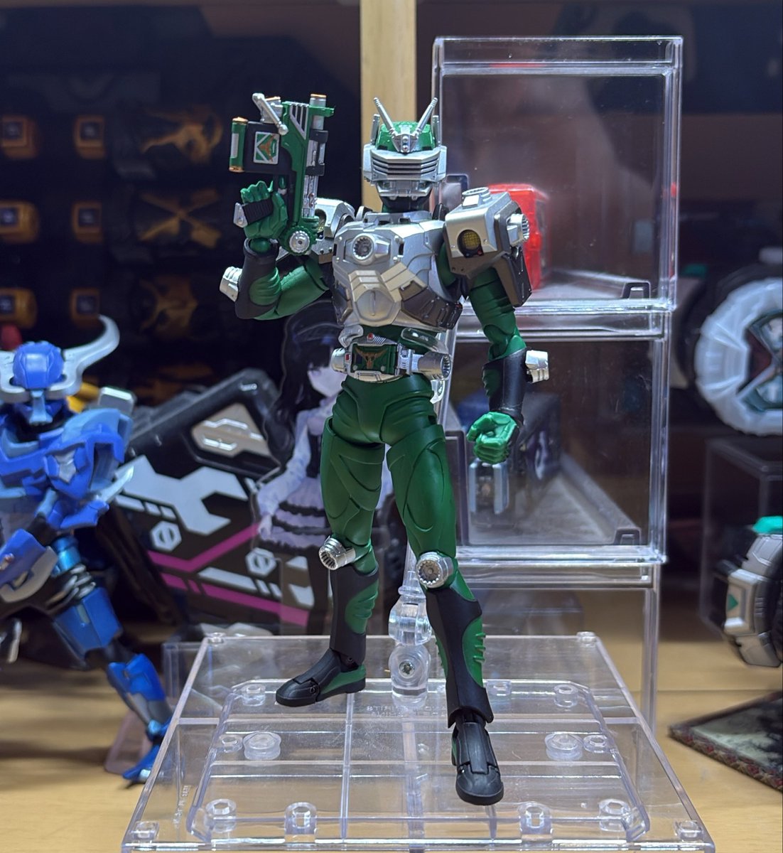 RIDER_hato01's tweet photo. 今日の持っている物の紹介
S.H.Figuarts 仮面ライダーゾルダ
#仮面ライダー　#仮面ライダー龍騎 https://t.co/He413daS1T
