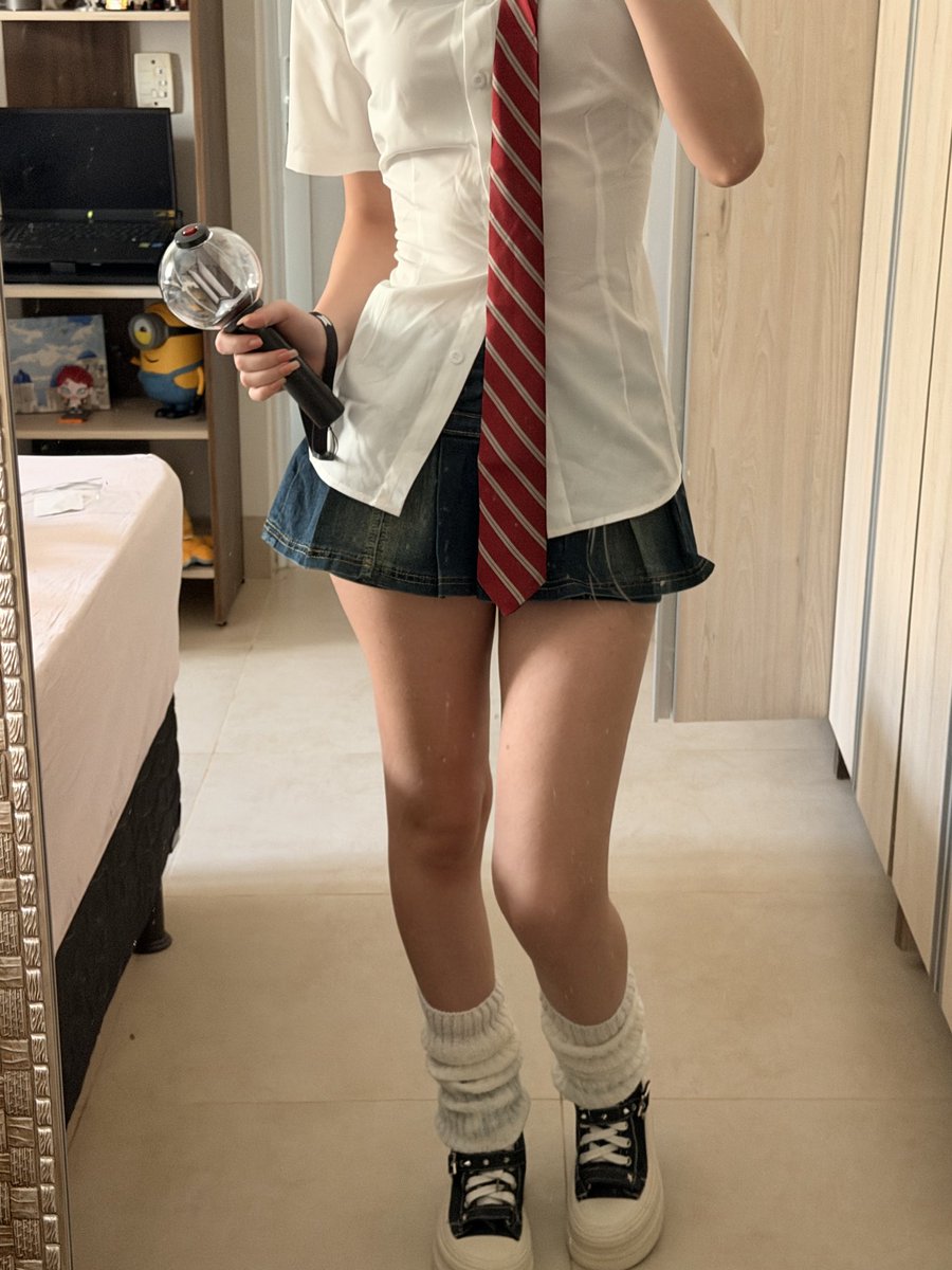 95byjiminie's tweet photo. meu lookinho pro show inspirado em school luv affair claro https://t.co/0tbLvhmGcJ