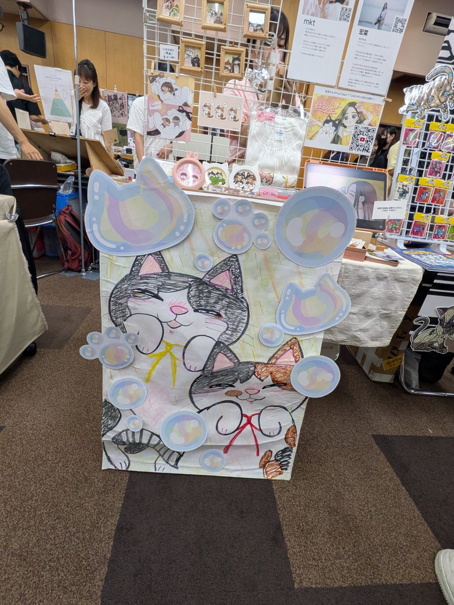 daisymane01's tweet photo. #ねこまつりフェス でイラストのライブペイントされていた #mkt さんの完成したイラストとフェスで購入したものなど。残念ながらライブペイント本編は交通機関の遅れで見れず… 楽しげなイラストだっただけに見れなかったのほんと残念。。 https://t.co/HxoPRD8VA3