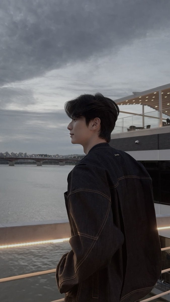 therareclover's tweet photo. ㅤ
I managed to capture him while he was talking about being away for 3 days straight. I got his pouty face— so cute. See you on Friday! 🤍
 ㅤㅤ https://t.co/7Ifcd9UZ6N