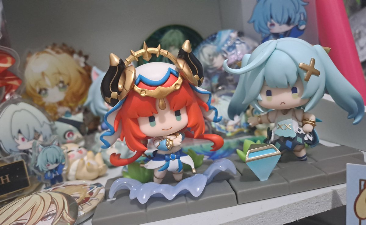 whnthesunwshere's tweet photo. MY COLLECTION GROWS !!!! The sumeru blindbox finally came in today as well as the resplendent feast.. look!!!:333333 im so proud of my #haikaveh collection!! Its so hard get more official merch that aren't just pins and splash art standees😅 my biggest wish is to get their bags.. https://t.co/KJQbibHJlz