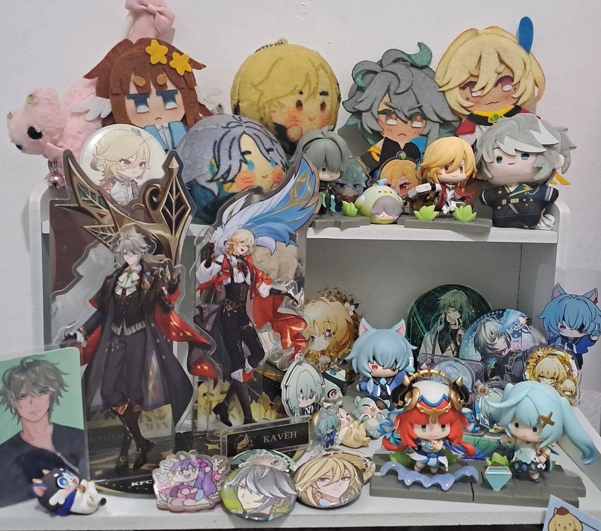 whnthesunwshere's tweet photo. MY COLLECTION GROWS !!!! The sumeru blindbox finally came in today as well as the resplendent feast.. look!!!:333333 im so proud of my #haikaveh collection!! Its so hard get more official merch that aren't just pins and splash art standees😅 my biggest wish is to get their bags.. https://t.co/KJQbibHJlz