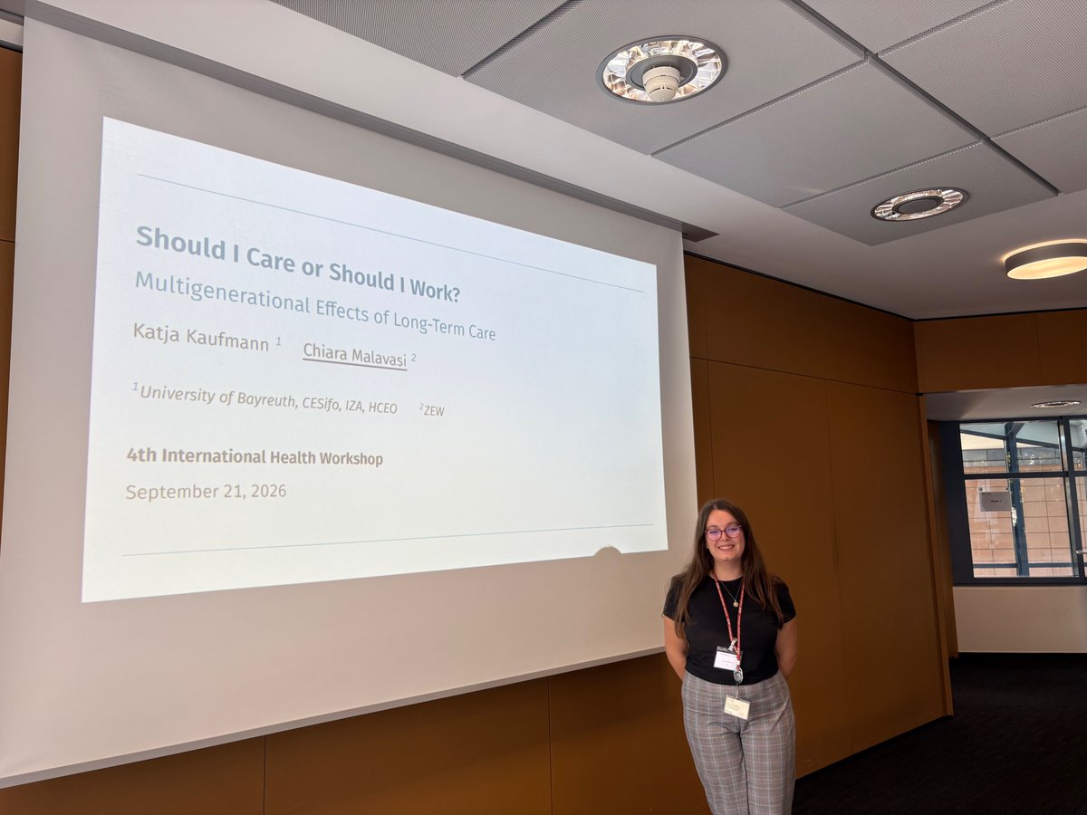 ZEW's tweet photo. 🌍 Zwei Tage #HealthEconomics am #ZEW: Beim 4th International Health Economics Workshop diskutierten internationale Forschende aktuelle Arbeiten zu Sozialversicherungen, Arbeitsmärkten, Pflege & Gesundheitsversorgung. Danke an alle Beteiligten! 👏 https://t.co/bh4WWF7oL3 https://t.co/MYyVom5MD1
