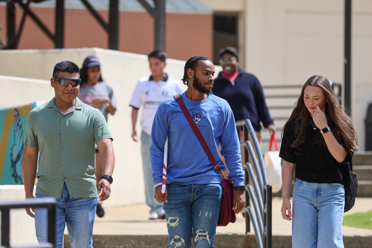 ColumbusState's tweet photo. The calendar says fall. The Georgia forecast says otherwise. 🍂☀️ Happy first day of fall, Cougars! https://t.co/KvdL39yKap