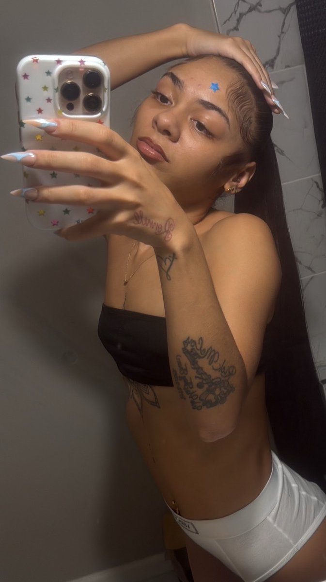 dolllyface101's tweet photo. Petite shi or slim shi??? https://t.co/RUTzRhsYTd