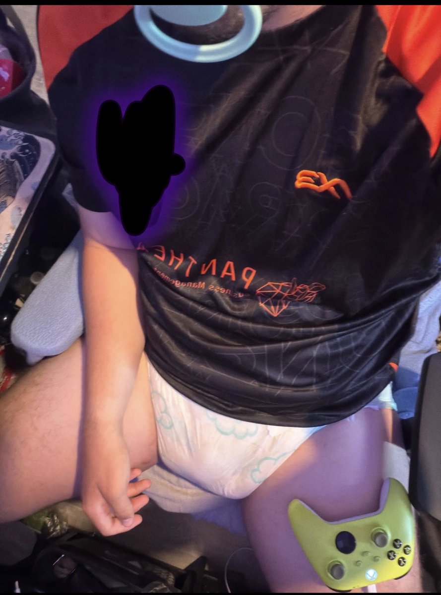 Cbabzz2025's tweet photo. 😈 chaos in the kiddo 😈
Definitely my thickest longest surving pamp to date! don’t post on here often so thought i’d share. should i share padded. pics?
#abdl #ukabdl #nappy https://t.co/Kopc3Oa0vc