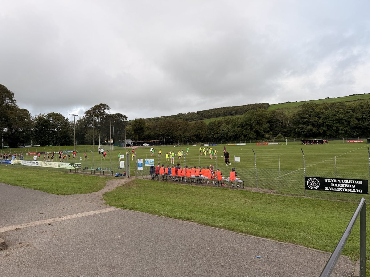 GavinPromotion's tweet photo. Opening football games in @BallincolligGAA today , where @CoachfordCSport and @colaistechoilm played 2 u14 football practice games , giving over 100 boys lots of game time and touches . @OfficialCorkGAA @CorkGAACoaching @MuskerryGAA https://t.co/AL7JgAnZ3y