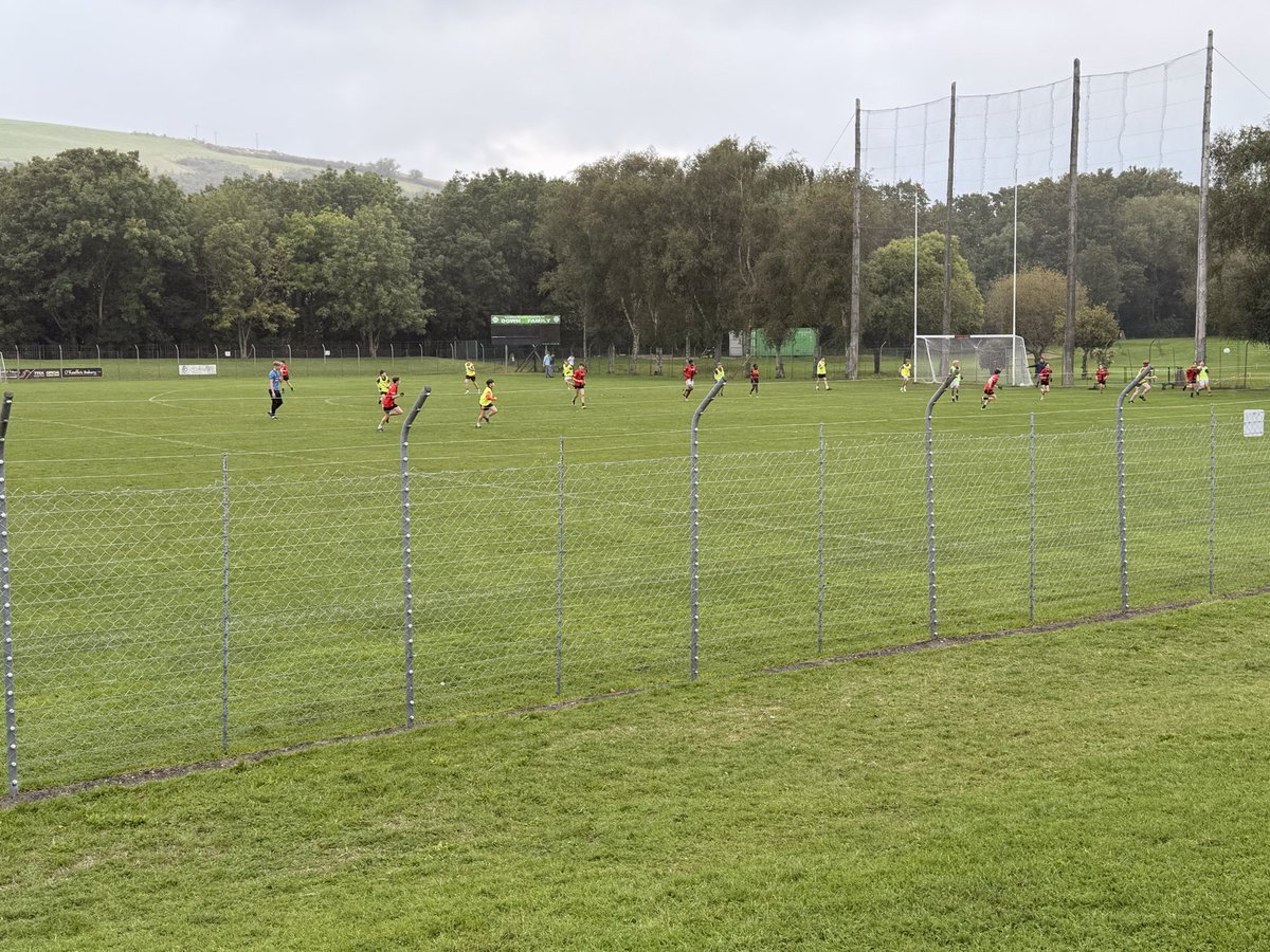 GavinPromotion's tweet photo. Opening football games in @BallincolligGAA today , where @CoachfordCSport and @colaistechoilm played 2 u14 football practice games , giving over 100 boys lots of game time and touches . @OfficialCorkGAA @CorkGAACoaching @MuskerryGAA https://t.co/AL7JgAnZ3y